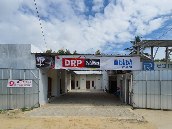 Exterior & Views 2, RedDoorz Syariah @ Labuhan Maringgai Lampung, East Lampung