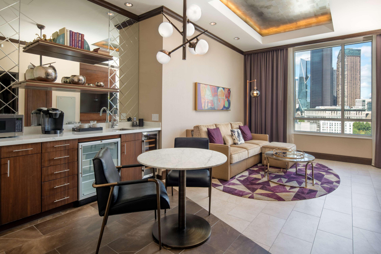 Food & Drinks 5, Embassy Suites by Hilton Seattle Downtown Pioneer, Seattle
