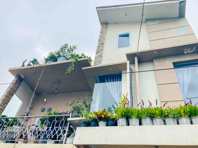 Exterior & Views 1, Homestay Edelweis Dieng Syariah RedPartner, Wonosobo