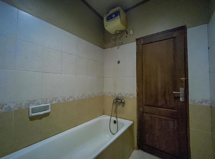 Bedroom 5, Hotel Indiana Syariah Mitra RedDoorz, Tabalong