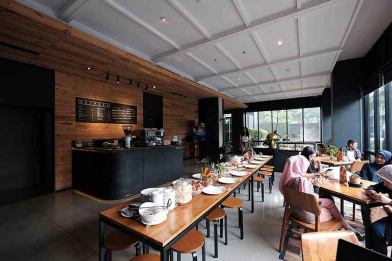 Dining Room 9