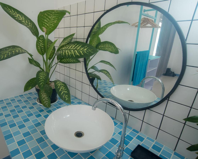 Bathroom 7