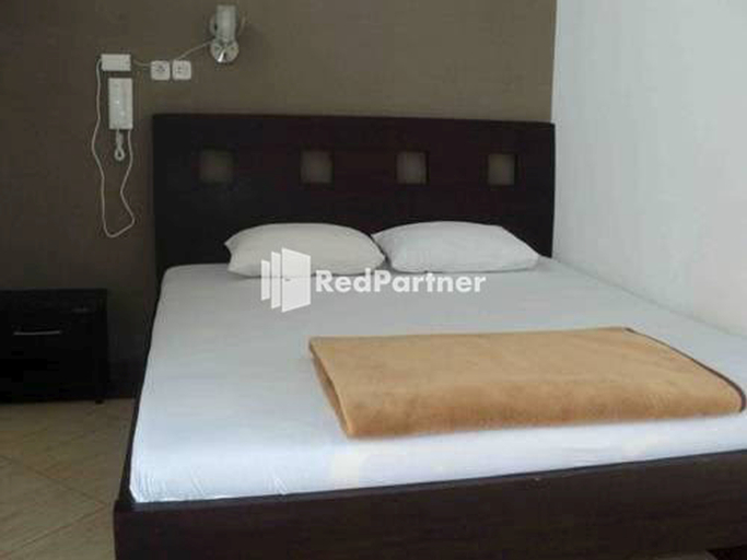 Bedroom 1, Hotel Nirwana Situbondo RedPartner, Situbondo