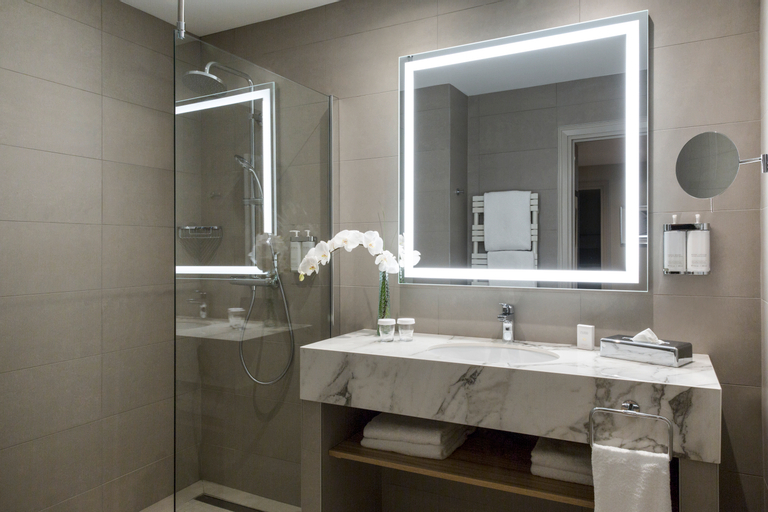 Bathroom 24