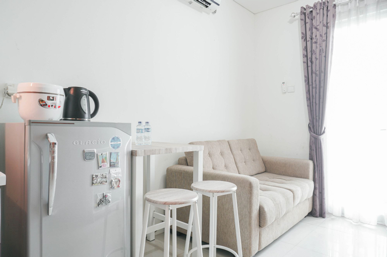 Comfort 1BR Apartment with Study Room at Woodland Park Residence By Travelio, Jakarta Selatan