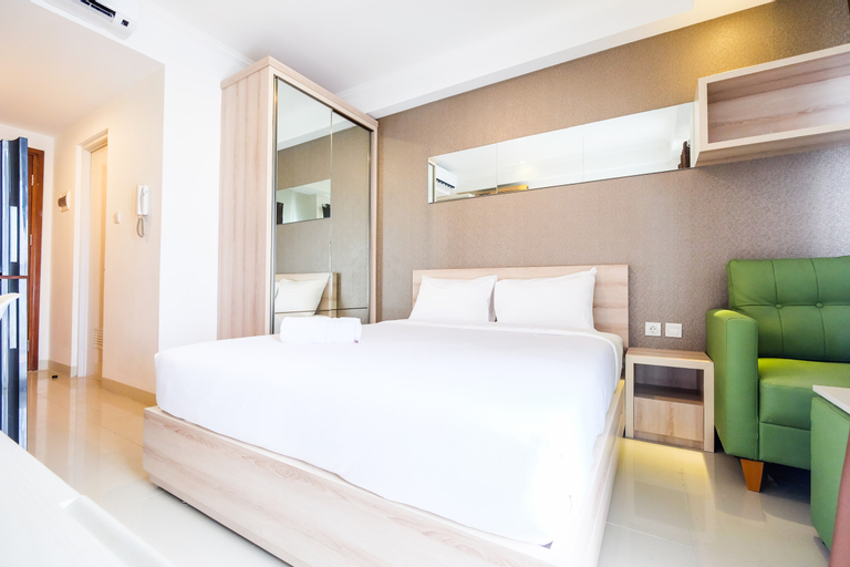 Bedroom 3, Comfortable Studio Signature Park Grande Apartment By Travelio, East Jakarta