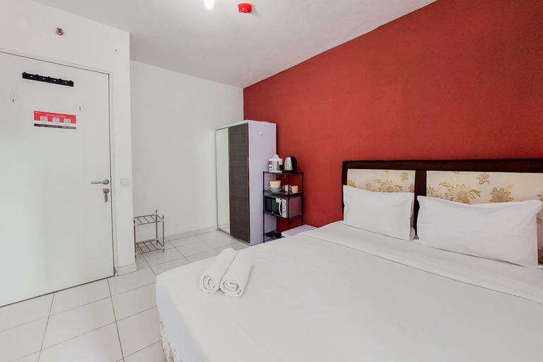 Bedroom 2, Comfort Studio Apartment at Aeropolis Residence By Travelio, Tangerang