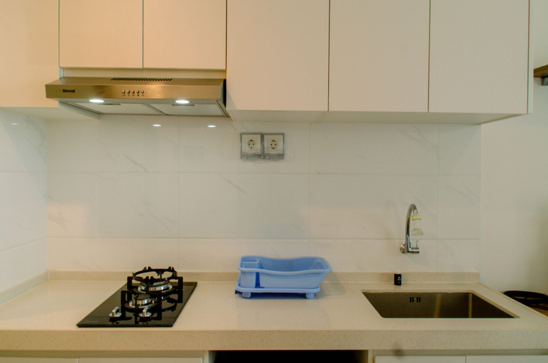 Others 2, Fully Furnished with Cozy Design Studio Sky House BSD Apartment By Travelio, Tangerang