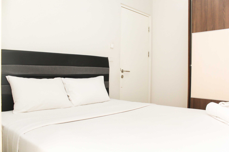 Bedroom 5, Comfort Living 2BR at Springlake Summarecon Bekasi Apartment By Travelio, Bekasi