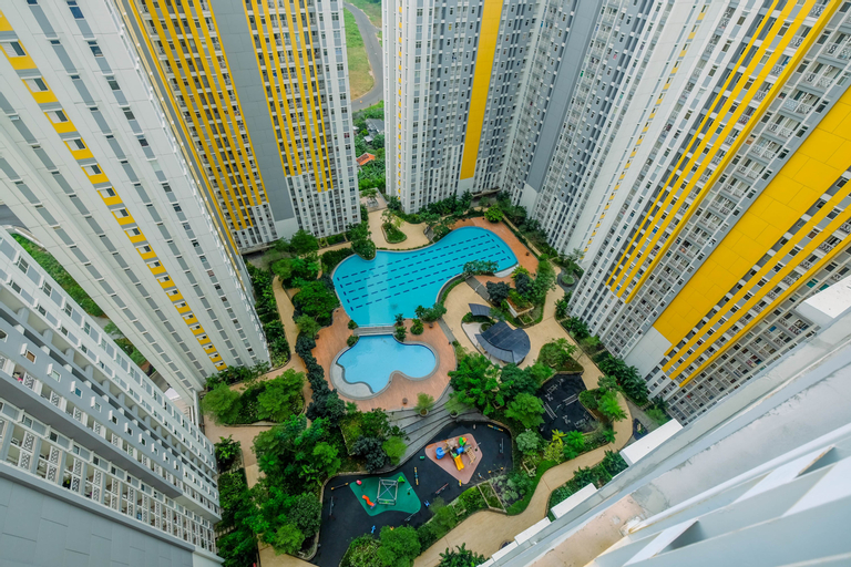 Public Area, Comfortable and Lovely 2BR Apartment at Springlake Summarecon By Travelio, Bekasi