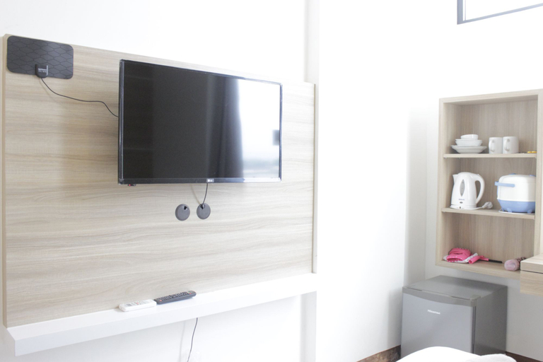 Others 4, Modern and Comfy Studio Apartment at Lodge Paskal near BINUS University By Travelio, Bandung
