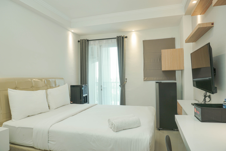 Bedroom 3, Well Appointed Studio Signature Park Grande Apartment By Travelio, East Jakarta