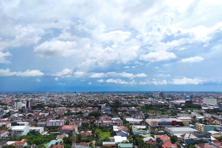 Exterior & Views 5, Chic and Cozy Studio at Vida View Apartment By Travelio, Makassar
