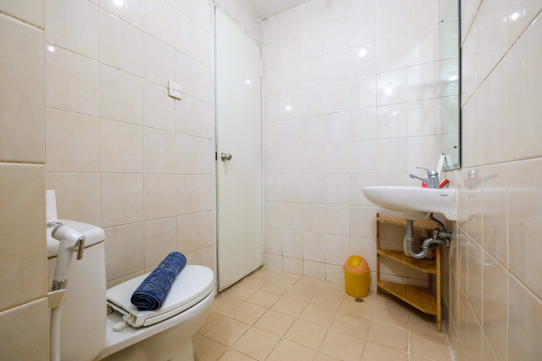 Bedroom 3, Simple 2BR Sudirman Park Apartment By Travelio, Central Jakarta