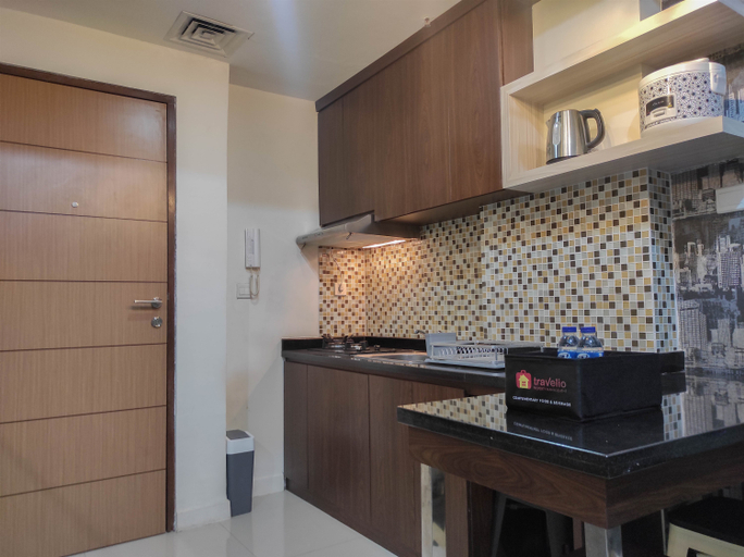 Others 4, Chic and Cozy 2BR at Vida View Apartment By Travelio, Makassar