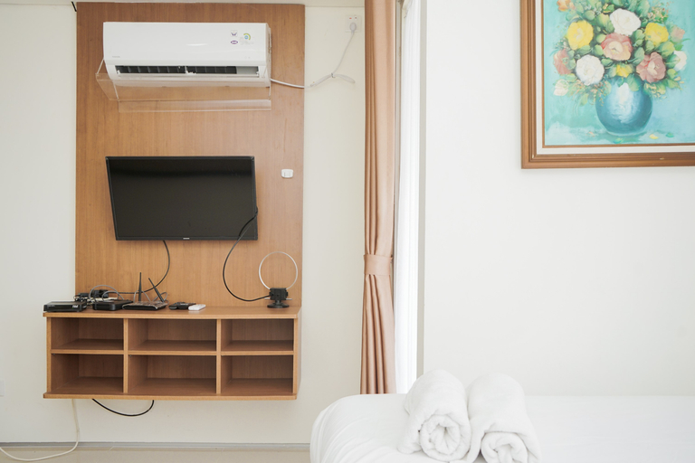 Others 2, Comfortable and Minimalist Studio at Tuscany Residences Apartment By Travelio, Tangerang Selatan