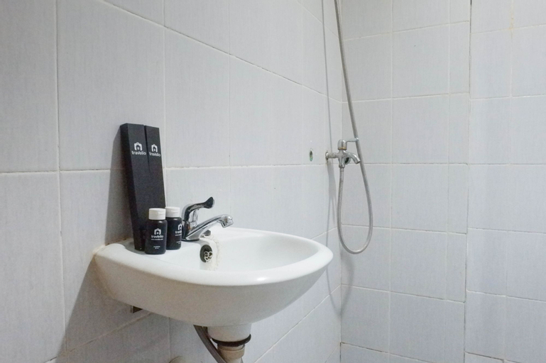 Bedroom 4, Best Deal 2BR Apartment at Dian Regency near ITS By Travelio, Surabaya