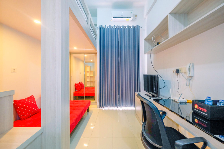 Comfortable and Cozy Living Studio Room at Dave Apartment By Travelio, Depok