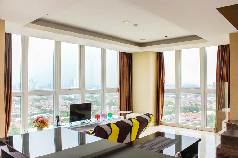Spacious Pent House 3BR at Sunter Park View Apartment By Travelio, North Jakarta