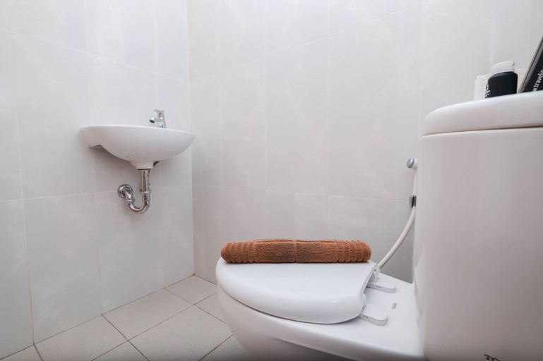 Bedroom 5, Best Choice Studio at Evenciio Apartment near UI By Travelio, Depok