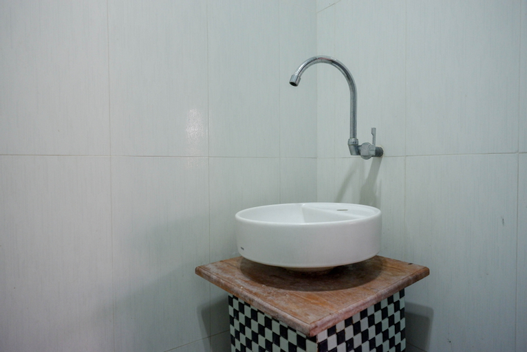 Bedroom 4, RedDoorz Plus near Amplaz Yogyakarta, Bantul