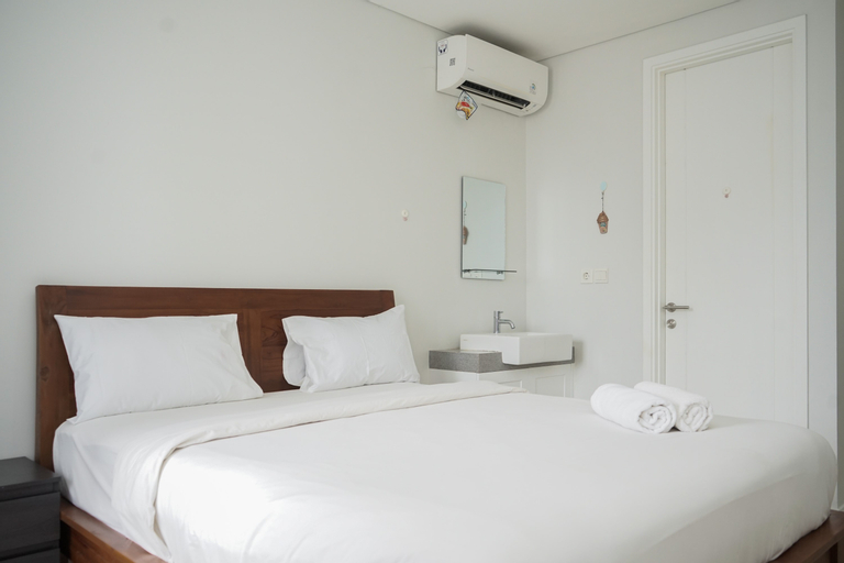 Bedroom 2, Nice and Elegant Studio at Paddington Heights Apartment By Travelio, Tangerang