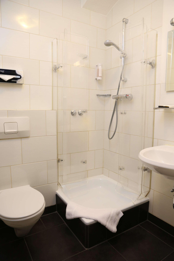 Bathroom 4, Park Hotel Am Berliner Tor, Hamburg