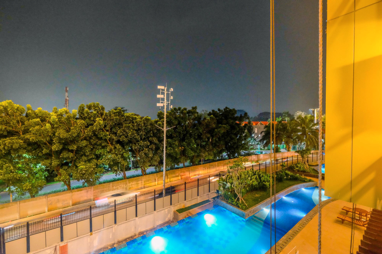 Sport & Beauty 5, Homey and Stylish Studio Room at Transpark Cibubur Apartment By Travelio, Depok