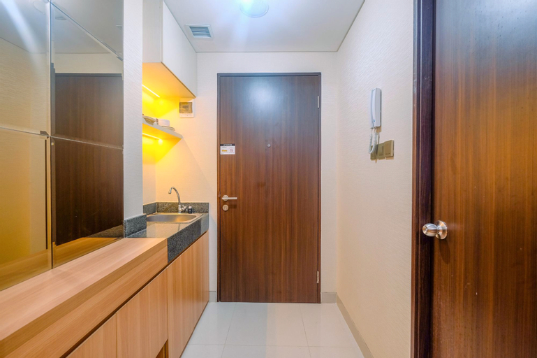 Bedroom 4, Homey and Stylish Studio Room at Transpark Cibubur Apartment By Travelio, Depok