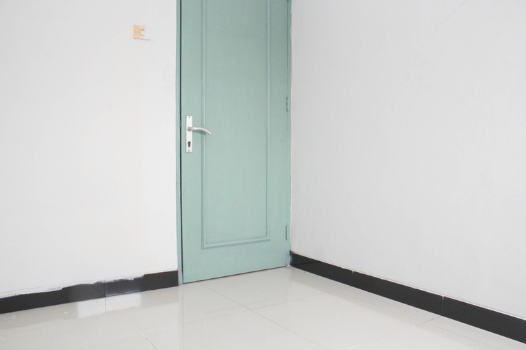 Public Area 2, Comfortable 2BR with Extra Room at Crown Court Executive Condominium By Travelio, Cikarang