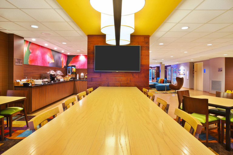 Food & Drinks 5, Fairfield Inn & Suites Madison West/Middleton, Dane