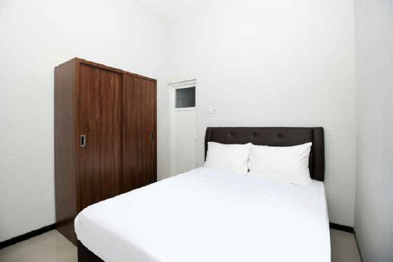 Bedroom 3, Cah Ayu Guest House, Malang