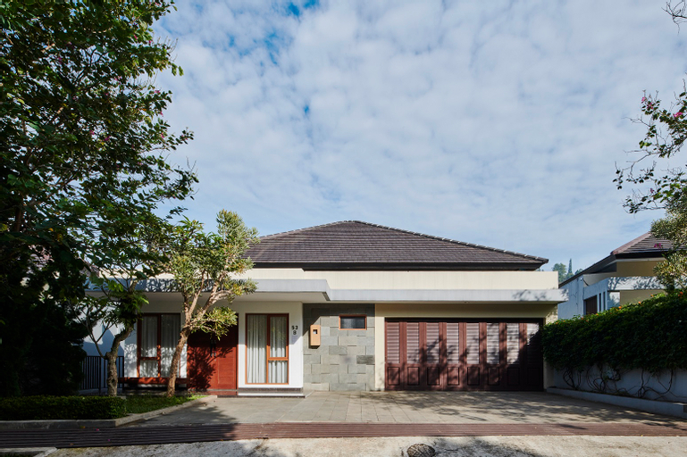 Exterior & Views 2, Cempaka 5 villa 7BR with Private Pool, Bandung