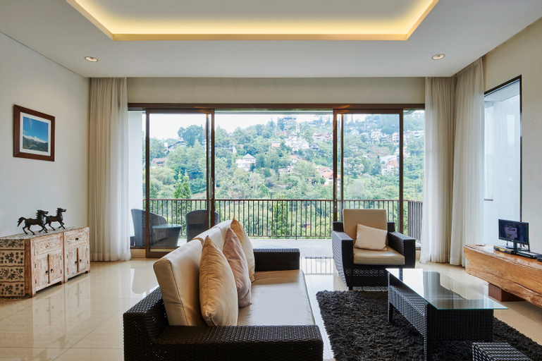 Exterior & Views 2, Chamomile Hill View Villa 6 Bedrooms with a private swimming pool, Bandung