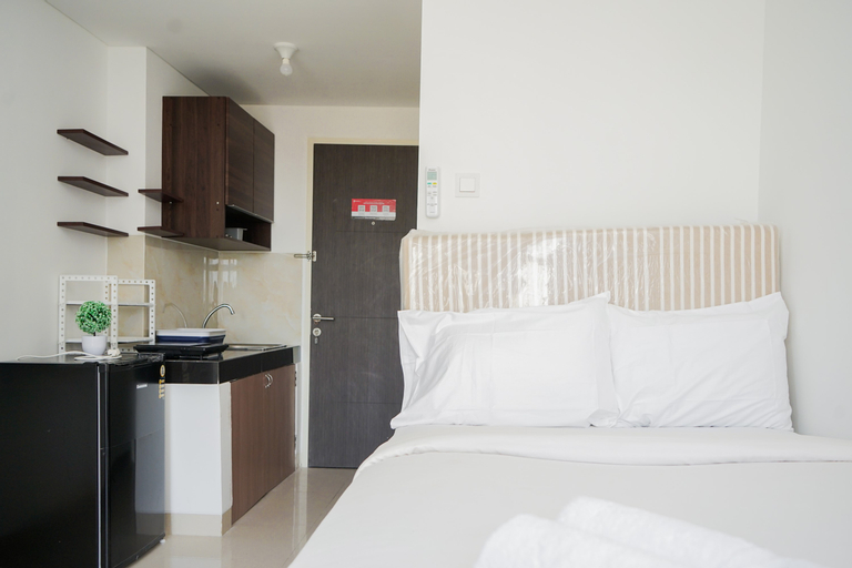 Bedroom 3, Comfy and Minimalist Studio Room at Serpong Garden Apartment By Travelio, Tangerang
