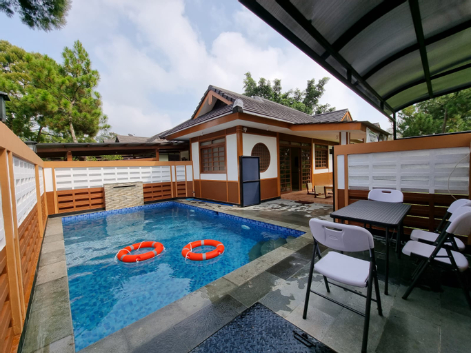 Villa Kota Bunga Jepang Puncak with Swimming Pool by Nimmala, Bogor