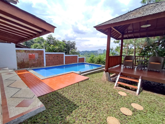 3BR Villa Ethnic Syariah with Private Pool, Bandung