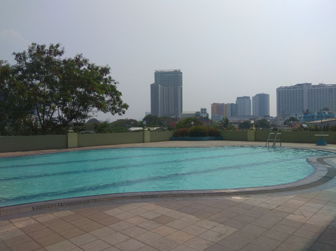 Sport & Beauty, Spacious and Homey 3BR at Kondominium Rajawali Apartment By Travelio, Jakarta Pusat