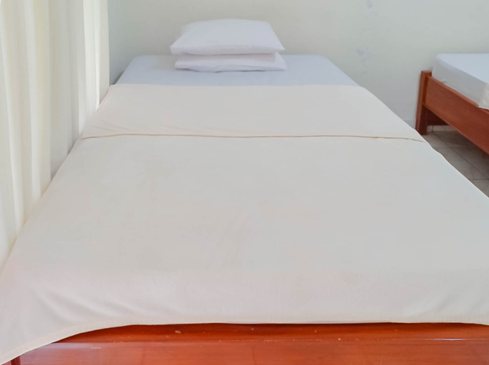 Bedroom 4, Penginapan Al Firdausi Syariah Mitra RedDoorz, Kuningan