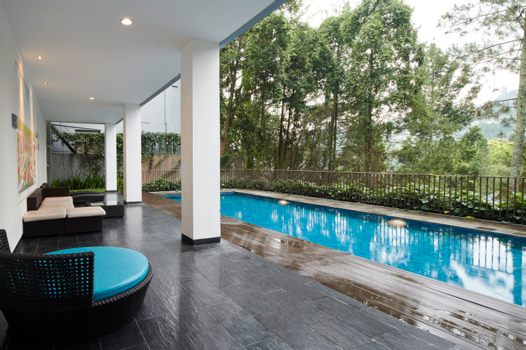 Cempaka 5 villa 7BR with Private Pool, Bandung