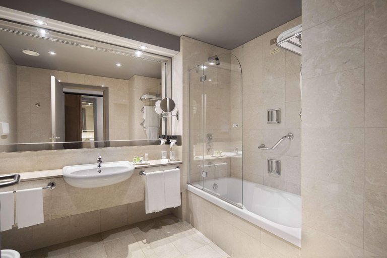 Bathroom 13