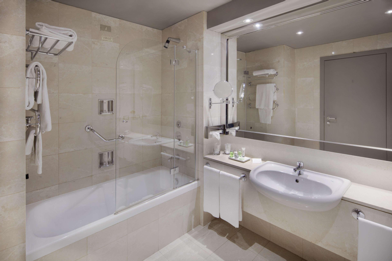 Bathroom 12