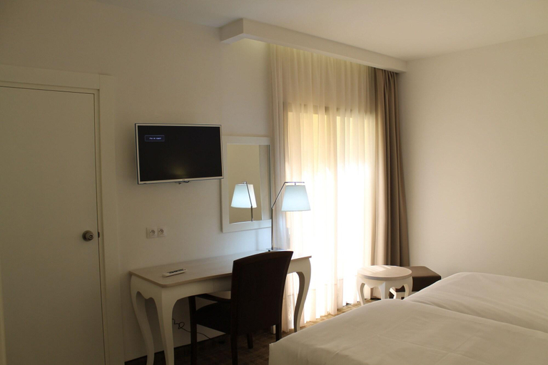Bedroom 3, Lac Leman, Cité El Khadra