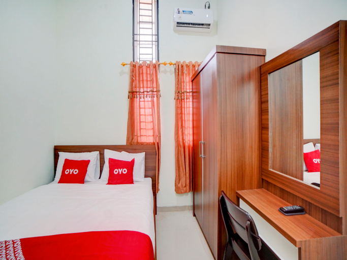 Bedroom 2, OYO 90683 Teratai Homestay, Medan
