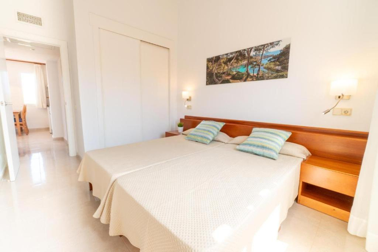 Bedroom 3, Aparthotel Ciudad Laurel, Baleares