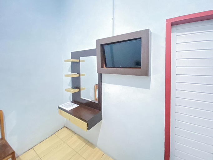 Homestay Tirtasari Pinrang City Center Mitra RedDoorz - Tap to explore photos