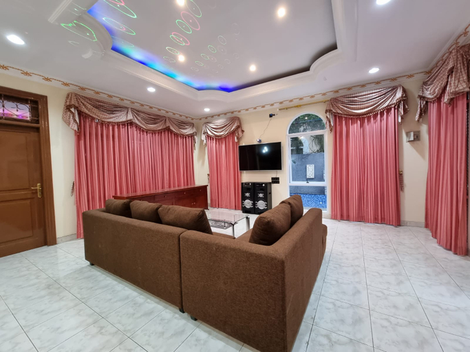 Public Area 4, Villa Kota Bunga Tucsan with Swimming and Jacuzzi Pool Puncak by Nimmala, Bogor