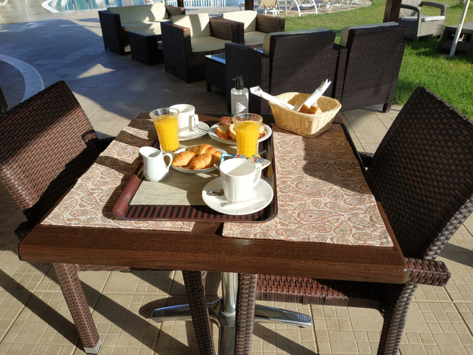 Food & Drinks, Eleni's Garden & Castello Suites, Ionian Islands