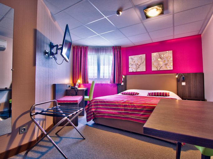 Bedroom 2, Logis Chalet Du Mont Roland, Jura