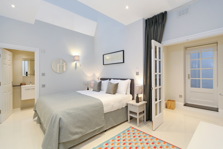 Bedroom 2, Queensgate Court, London
